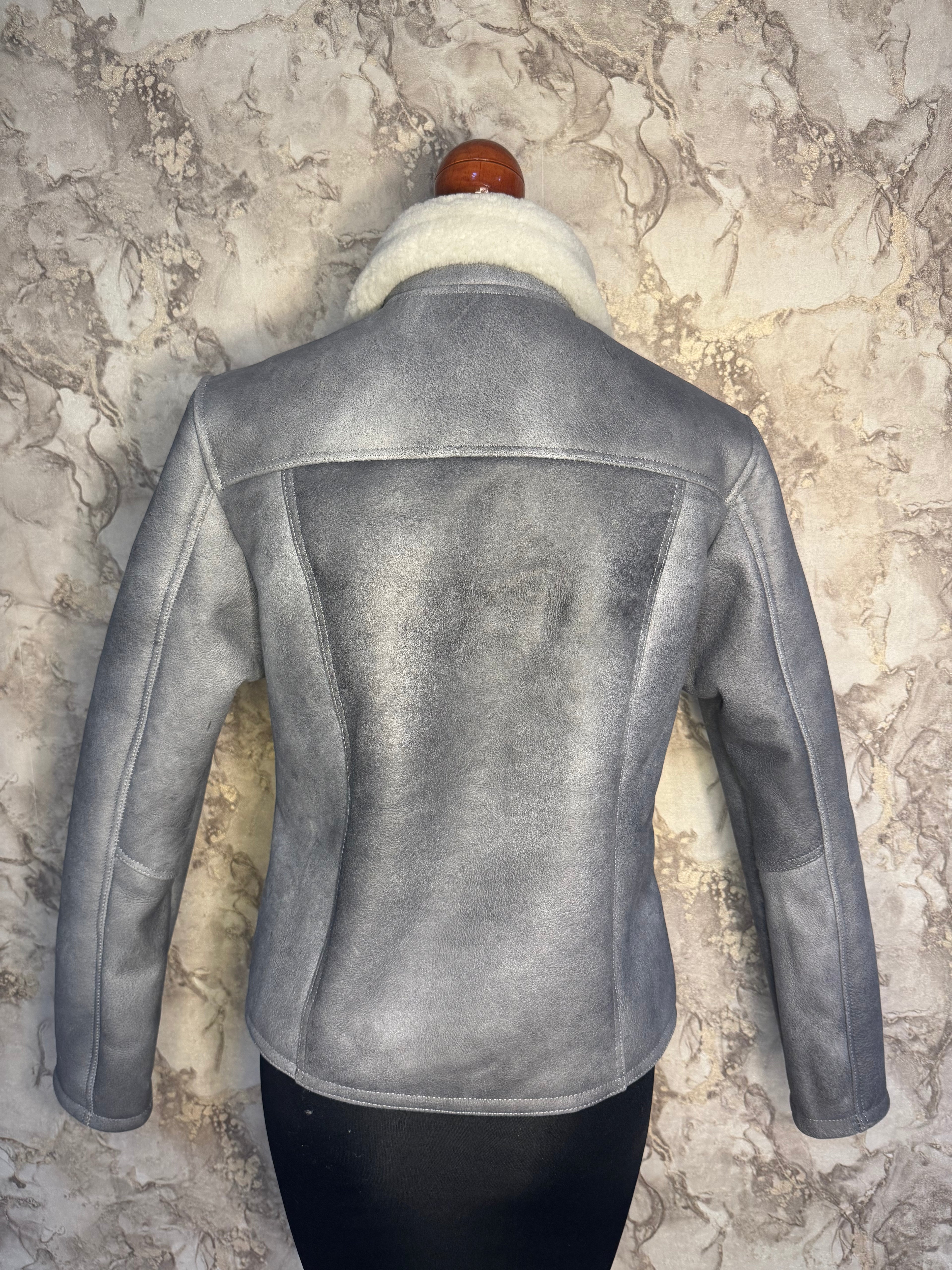 Chamarra de Piel Dama Modelo Marlboro 209 Borrega